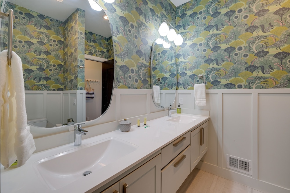 Spacious Michigan Home  6 Mi to Boyne Mountain! - Property Image 3