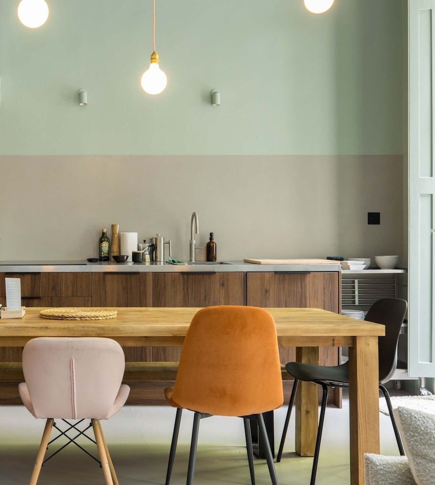 Beautiful Paddington Loft-style Apartment