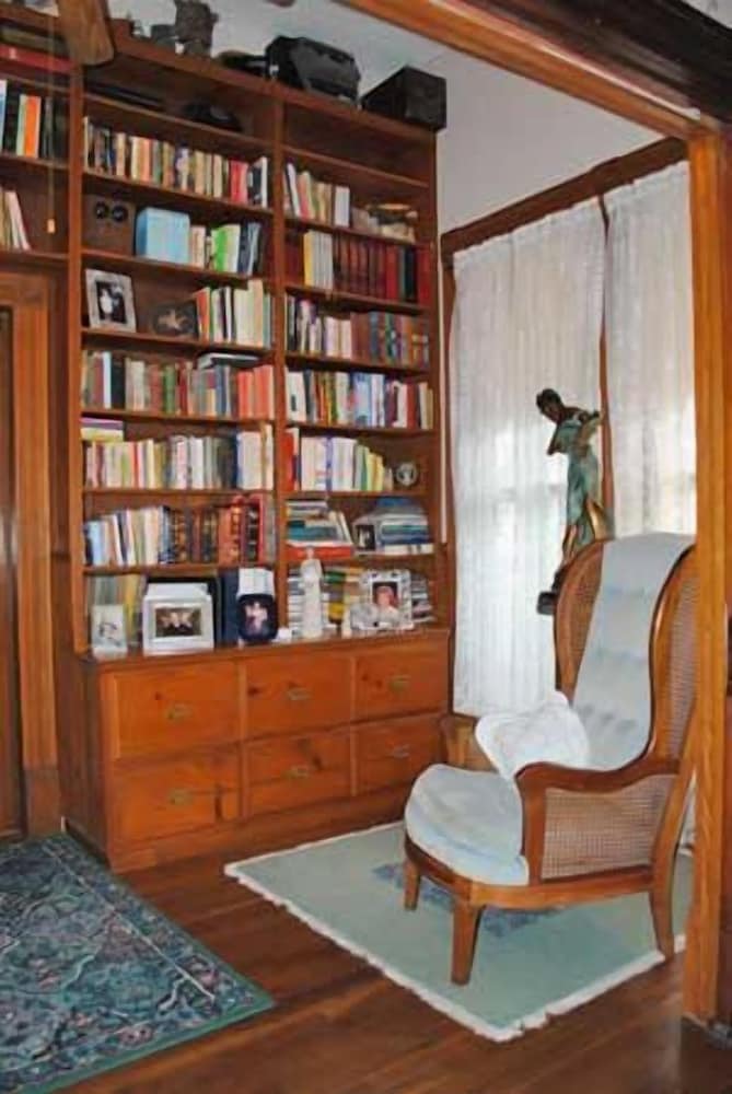 Angel Rose Bed & Breakfast
