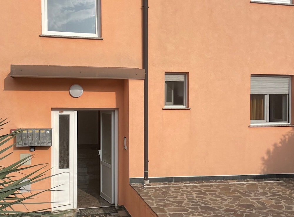 Classic and Modern Umag Apartment With Terrace and BBQ