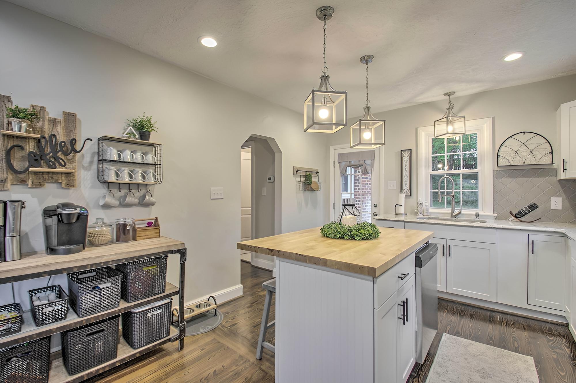 Renovated Lynchburg House ~ 2 Mi to Downtown! view 5