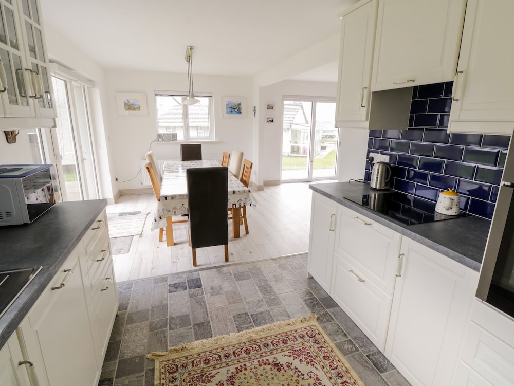 38 Carrowhubbock Holiday Village