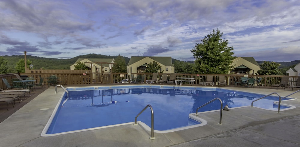 Branson Vacations - Eagle's Nest Condo Resort - Property Image 1