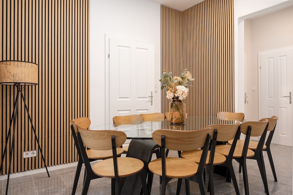 Designer Apartments - Near Danube