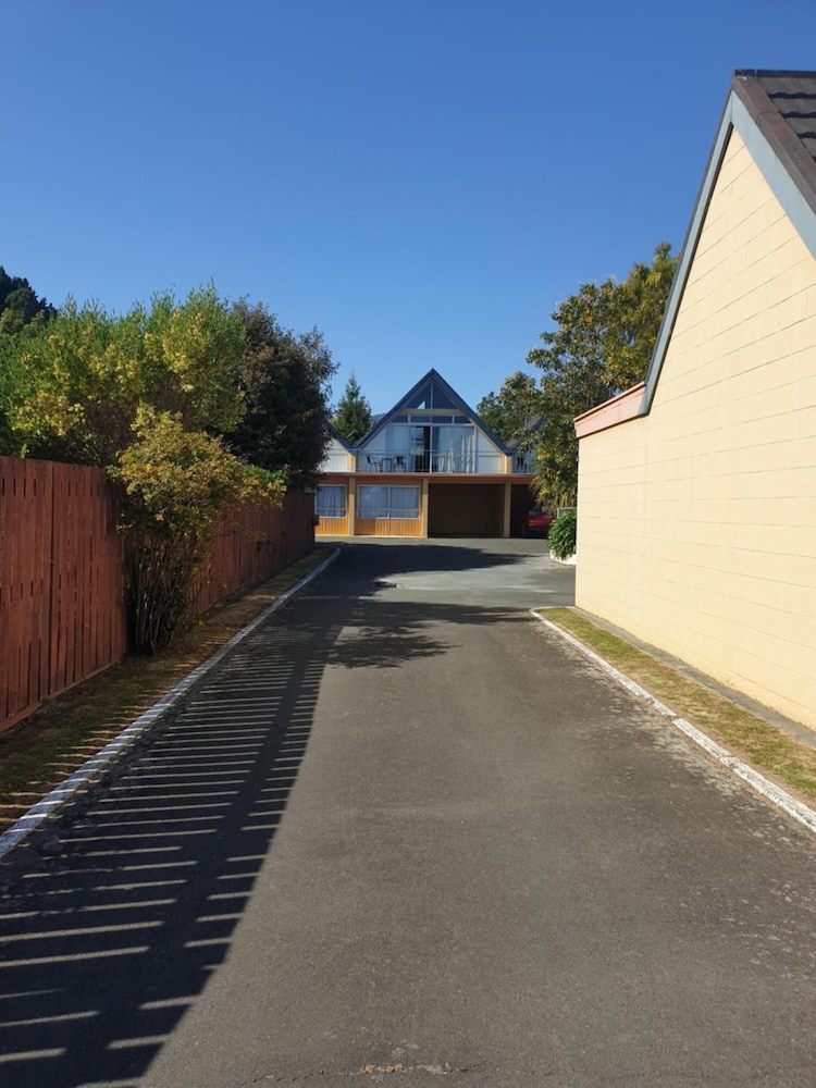 Milton Chalet Motel