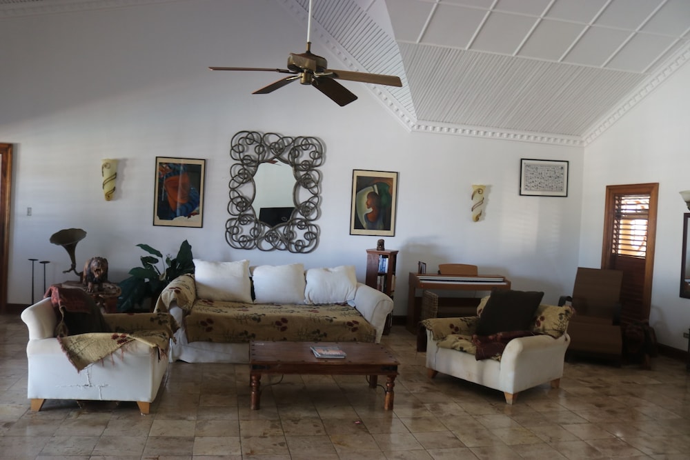 Mohagany House