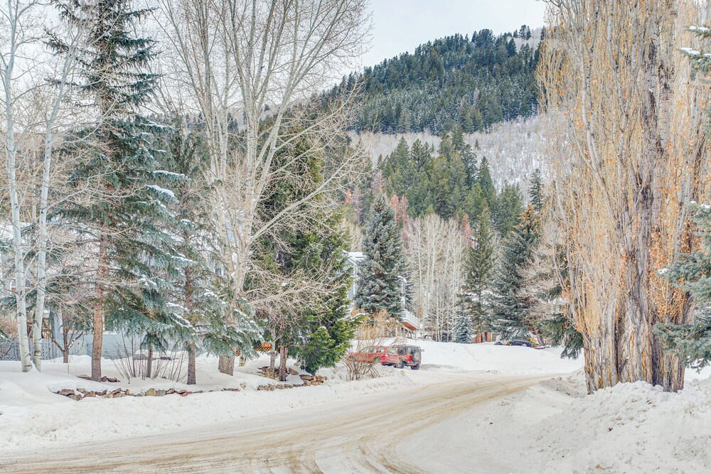 Par & Powder: Avon Haven w/ Golf & Ski Access!