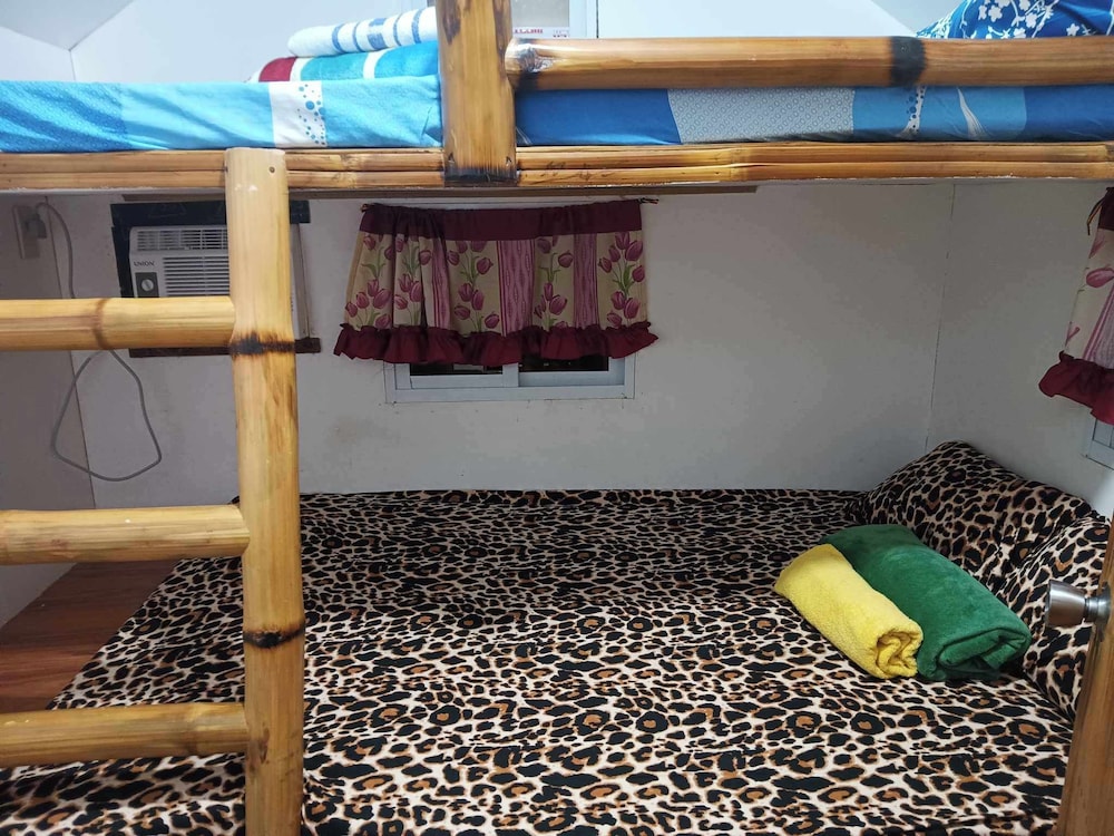 Room-aremen Transient, the no Hassle and
