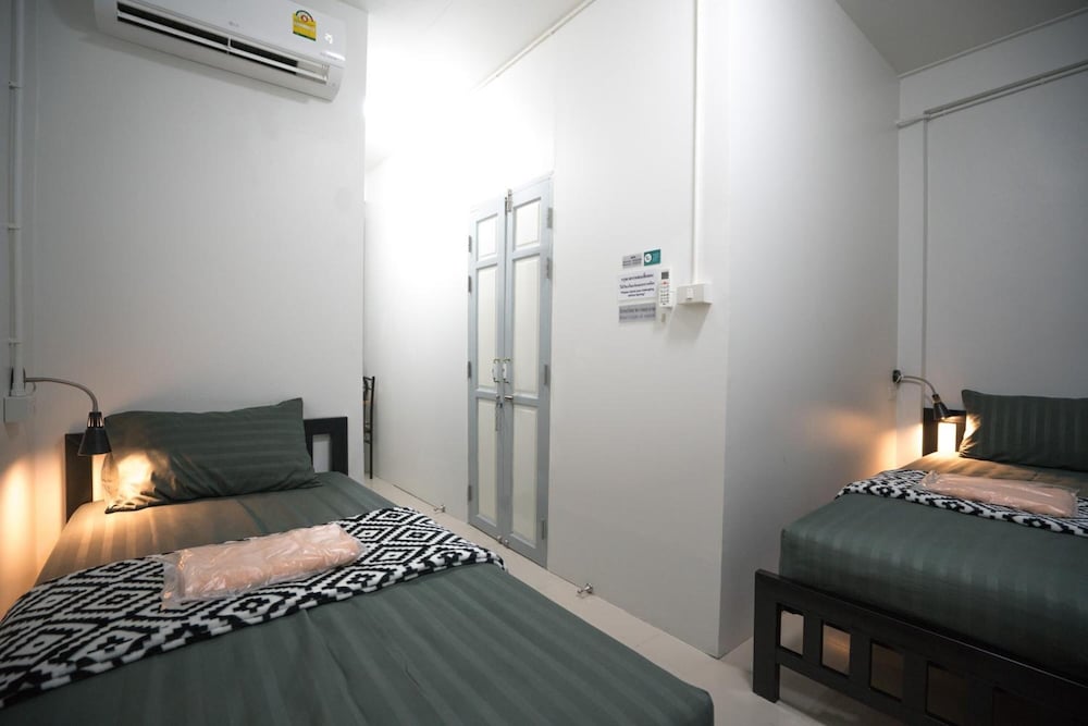 D Hub Hostel
