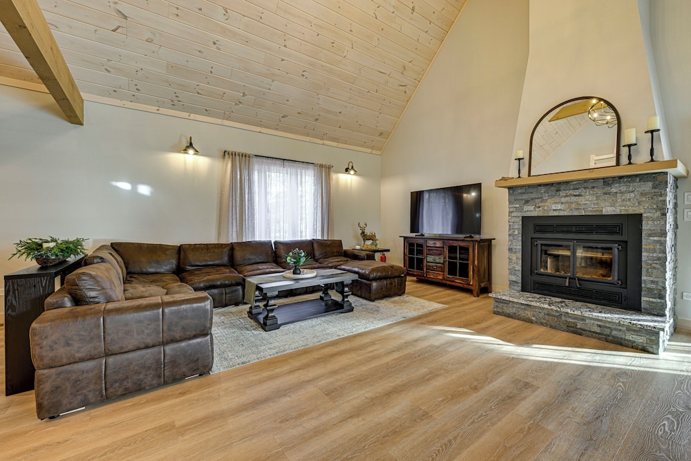 10-acre Property w/ Fire Pit & Grill in Arkdale!