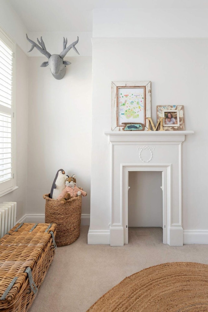 3-bedroom Home in Richmond - Ideal Family Living