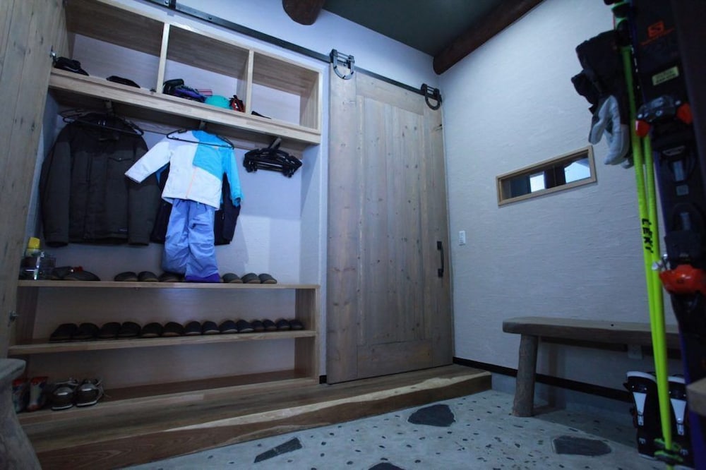 Chise Fukuro view 4