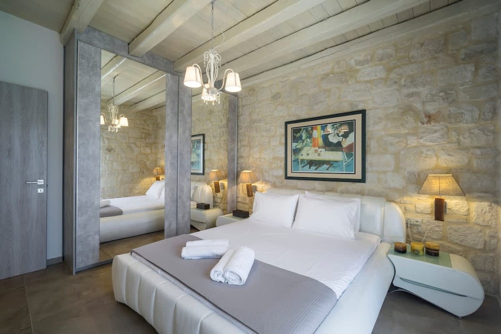 Heraklion Twins House - Private Pool Retreat