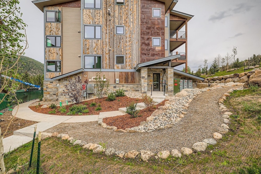 305 Brightwood At Keystone 2 Bedroom Condo