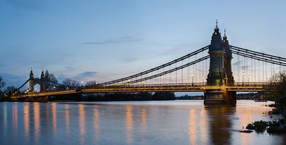 3 Bedroom Apartment by River Thames