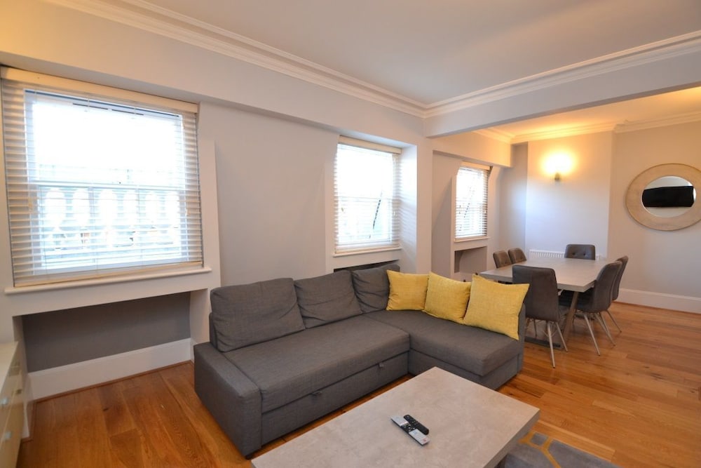 Luxury Hyde Park