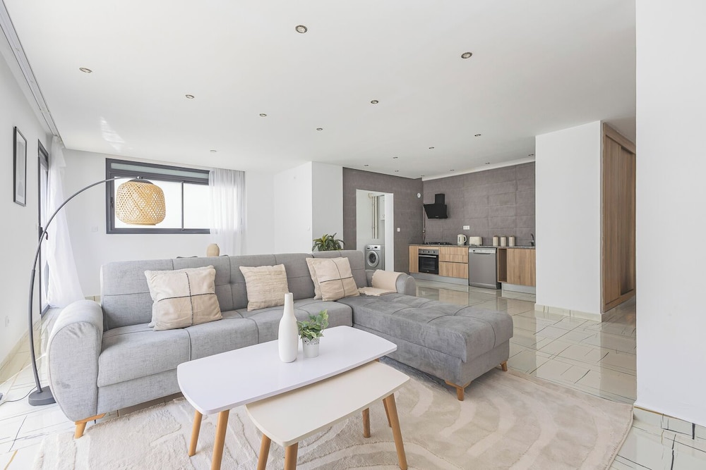 Appartement de 3 pieces a Birkhadem