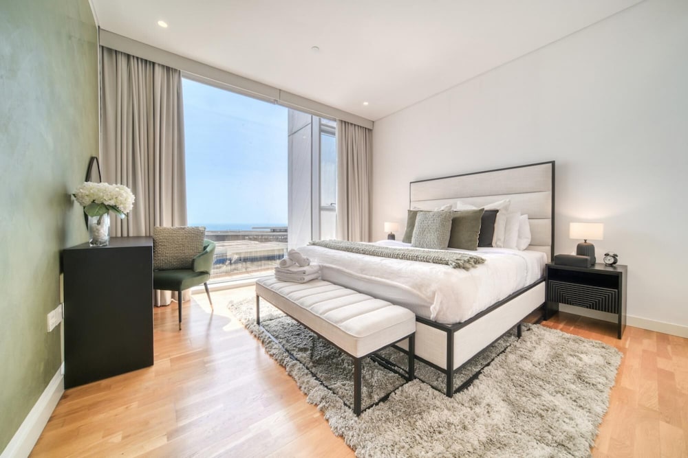 Sparkling Balcony Sea View Apt in Bluewaters