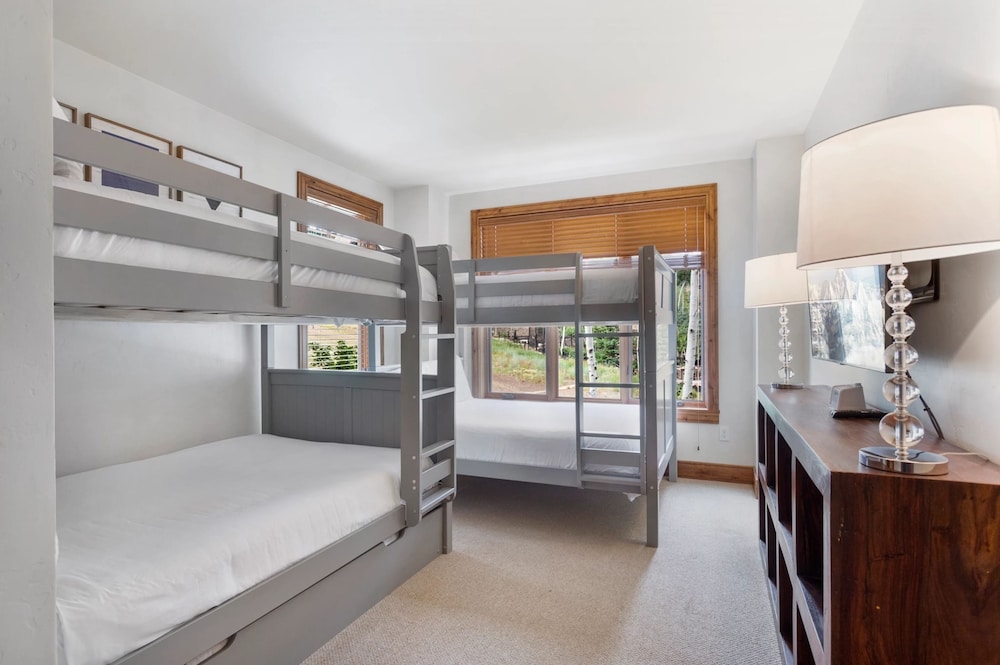 Shooting Star Lodge at Deer Valley Resort - Three Bedroom Residence #206 3 Condo