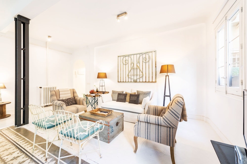 2 Bd Apartment Exclusive Location in Golden Mile. Velazquez II view 3