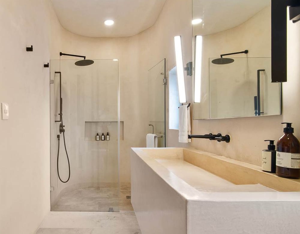 Prime 5th Ave Stay - 4BR With King Beds City Views