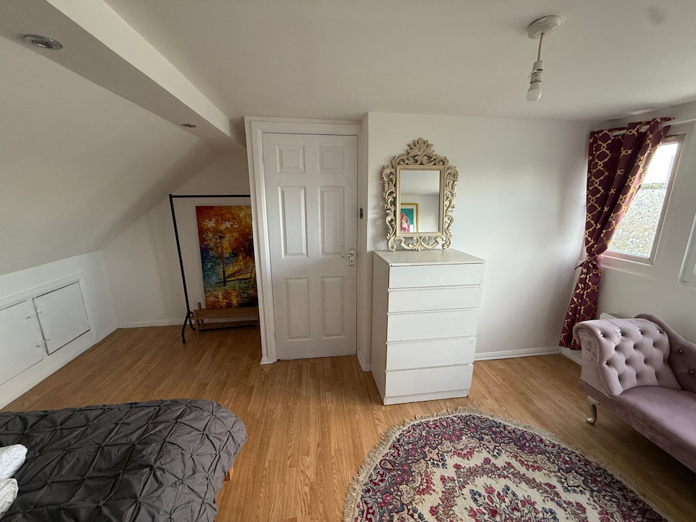 Duplex Sleeps 4 With Pets Allowed