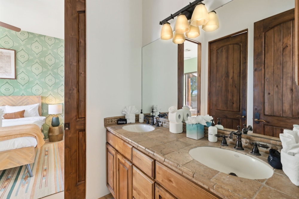 Sono - The Sonoran - Scottsdale - 16215 E Cavedale
