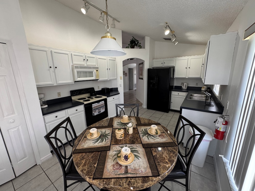 Relaxing 3br/2ba Home - Just 15 Minutes From Disney! - Image 4