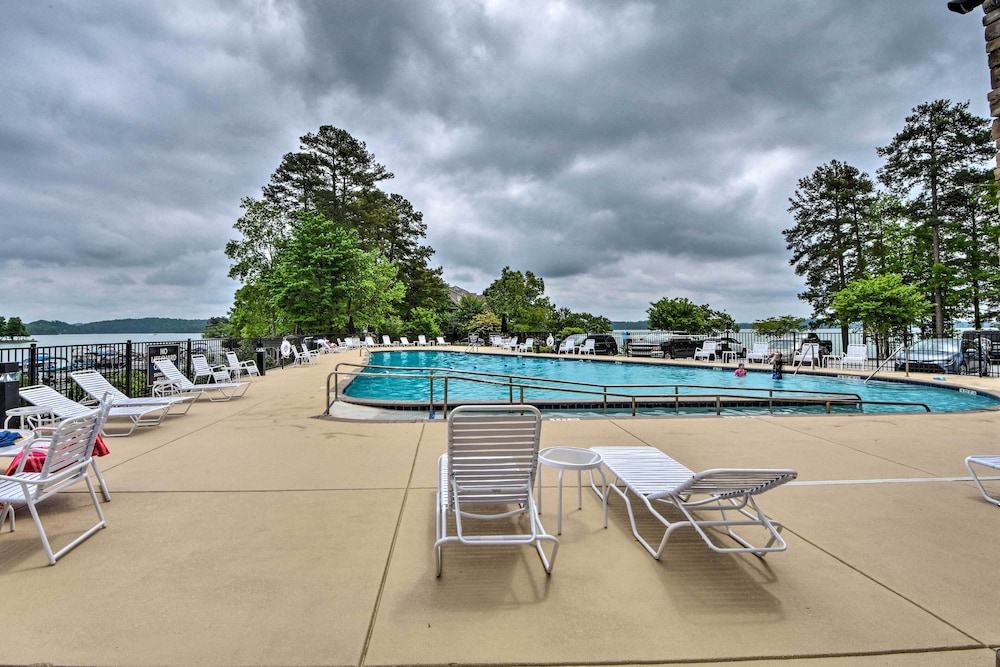 Clemson Game Retreat: Lakefront Keowee Key Condo