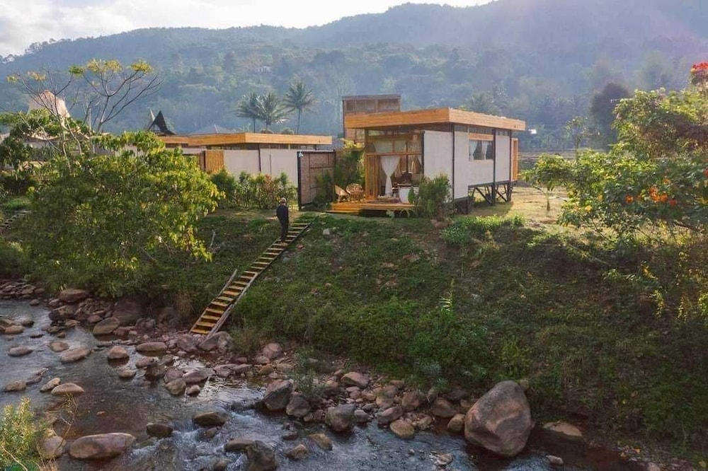 Lomhaijai Homestay