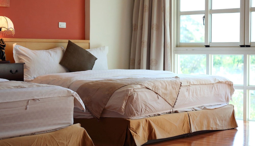 Pine Sea and Flower Hostel
