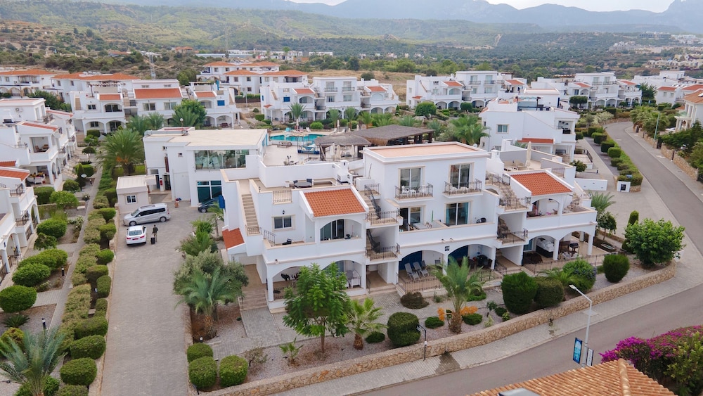 Modern Studio Apartment With Lovely sea View