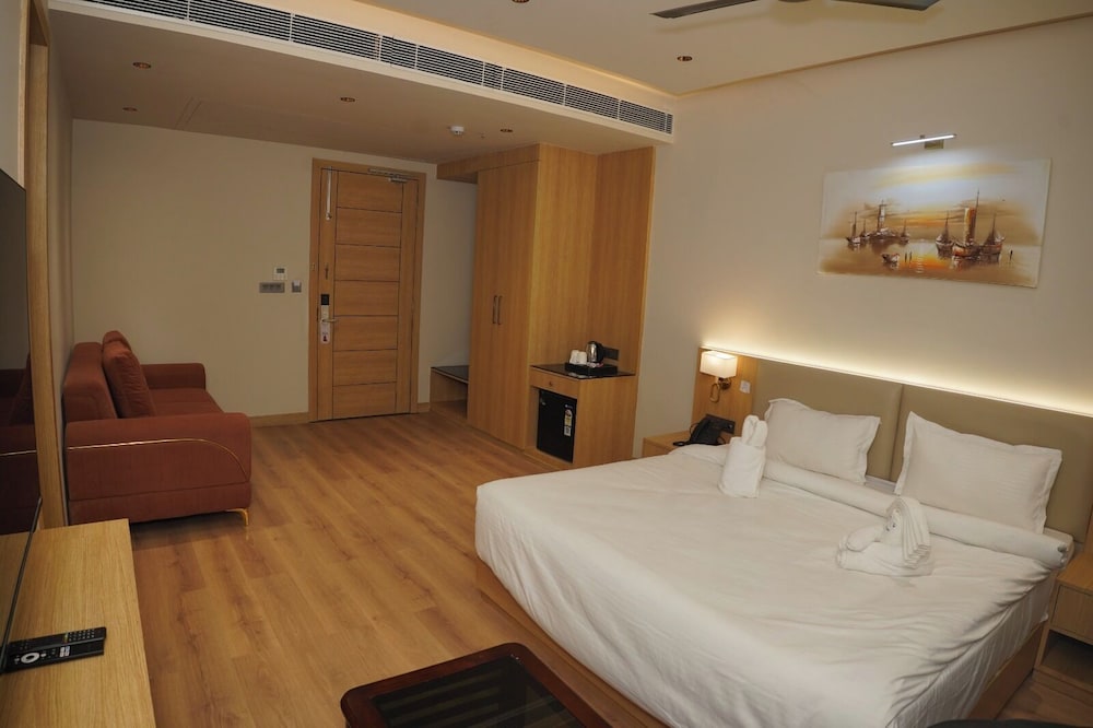 The Apline Hotel Aligarh