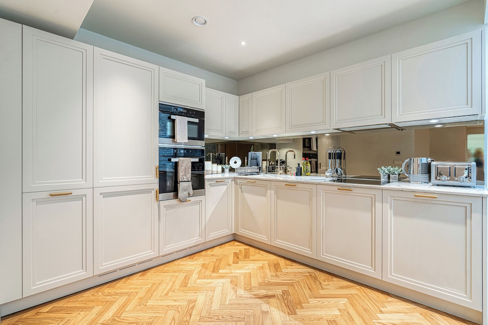 Luxury flats near Big Ben and London Eye