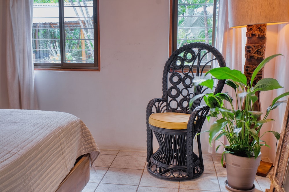 Casa Bonita - 5BR With Pool Walk to Beach