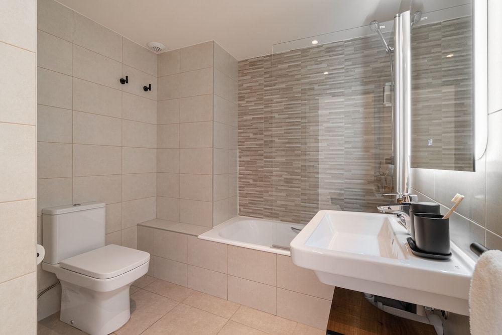 Port Forum Apartments By Olala Homes