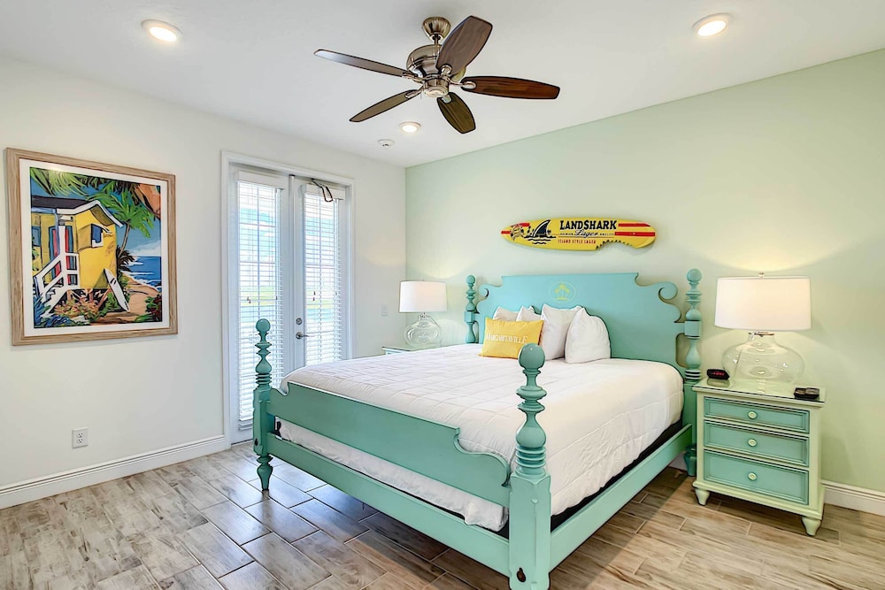 3 Mi to Disney: Home w/ Hot Tub in Margaritaville!