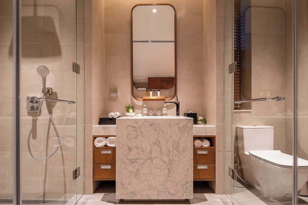 5BR Luxury Villa: Elite Services & Privacy