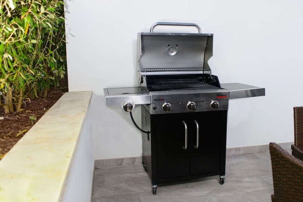 Cable Beach Condo Large Private Patio With BBQ
