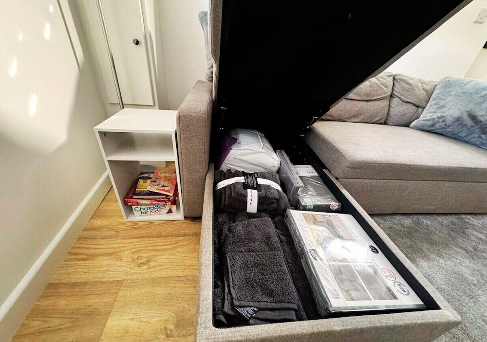 Cosy & Luxury 2BR Flat in Calverton