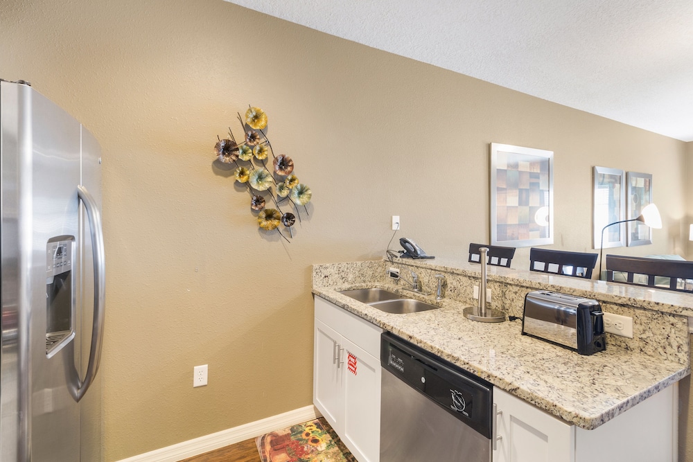 Lucaya Village 3040 #13-102 - Image 5