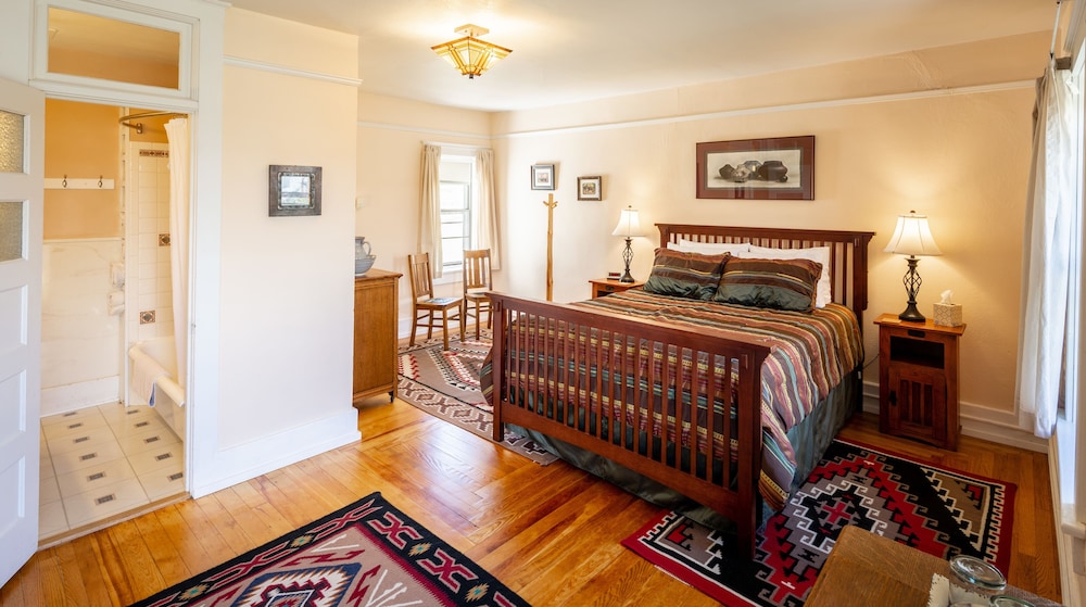 Casa del Gavilan Historic Inn