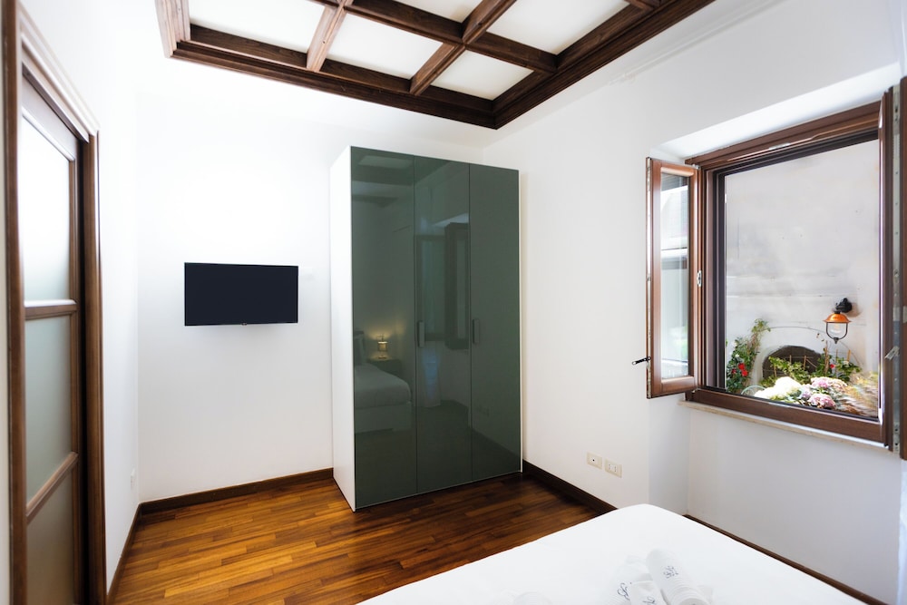 Vicolo Trevi Apartment
