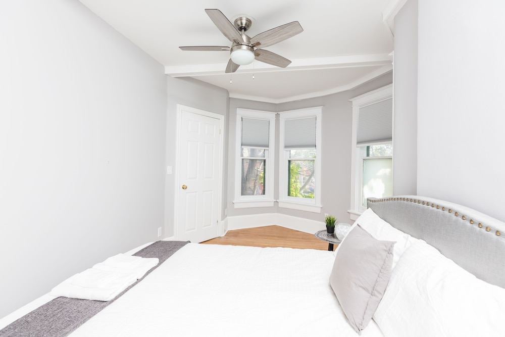 Applewood Suites - 2 BDRM Annex Loft