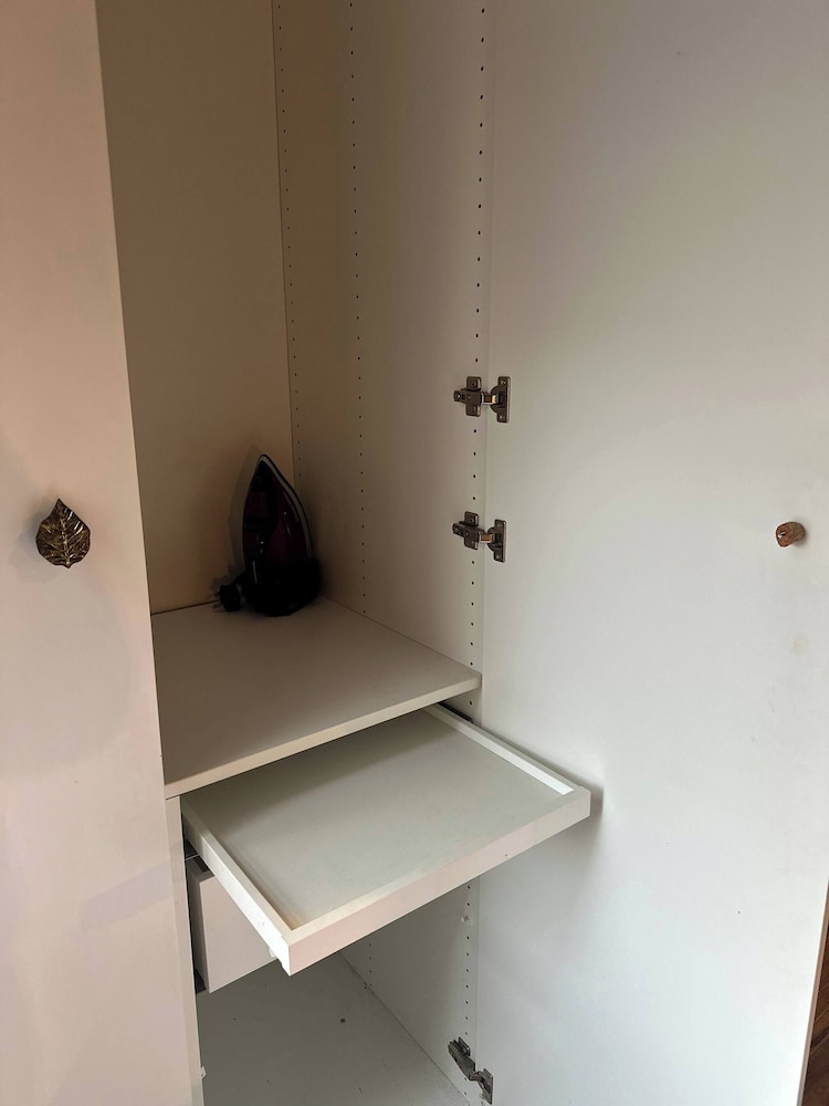 Bright Open-plan Apartment in Welling, South East London