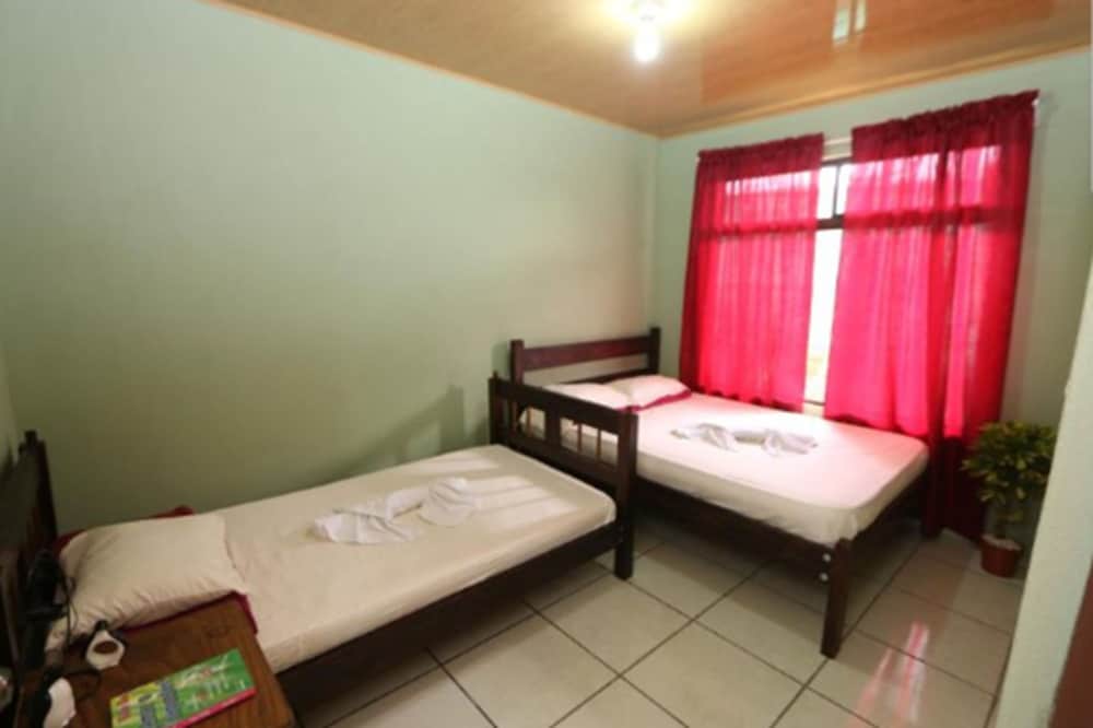 Hostel Cattleya