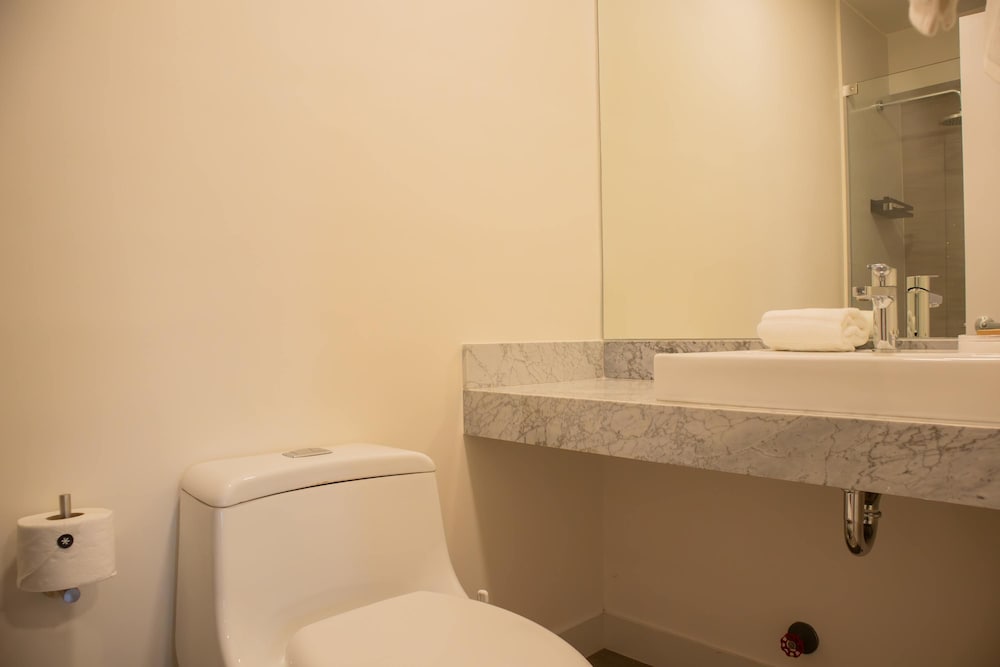 w Majestic 2BR w Balcony in Miraflores