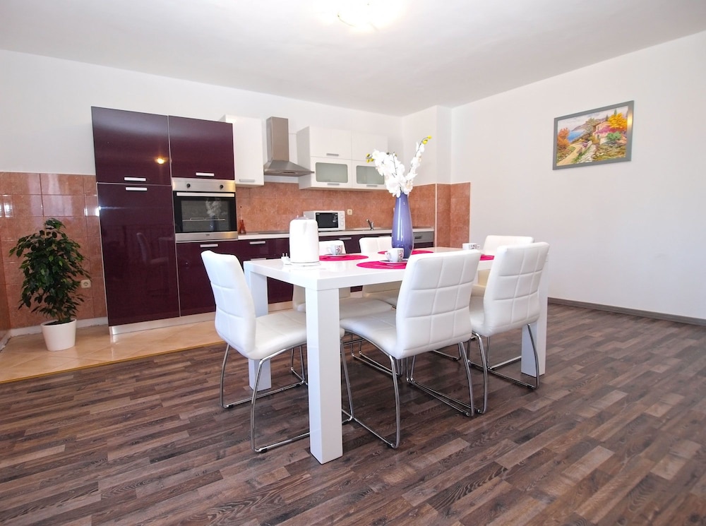 House 1277 view 3