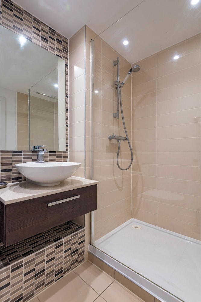 Brand new modern flat in Bermondsey