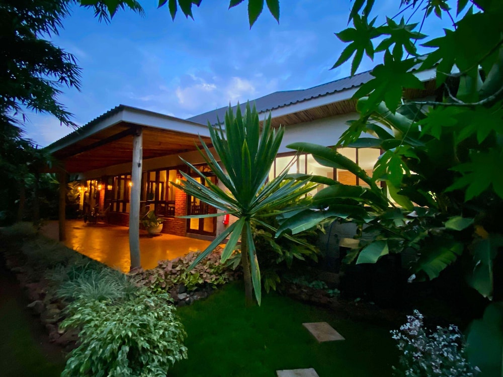 Moonbow Lodge